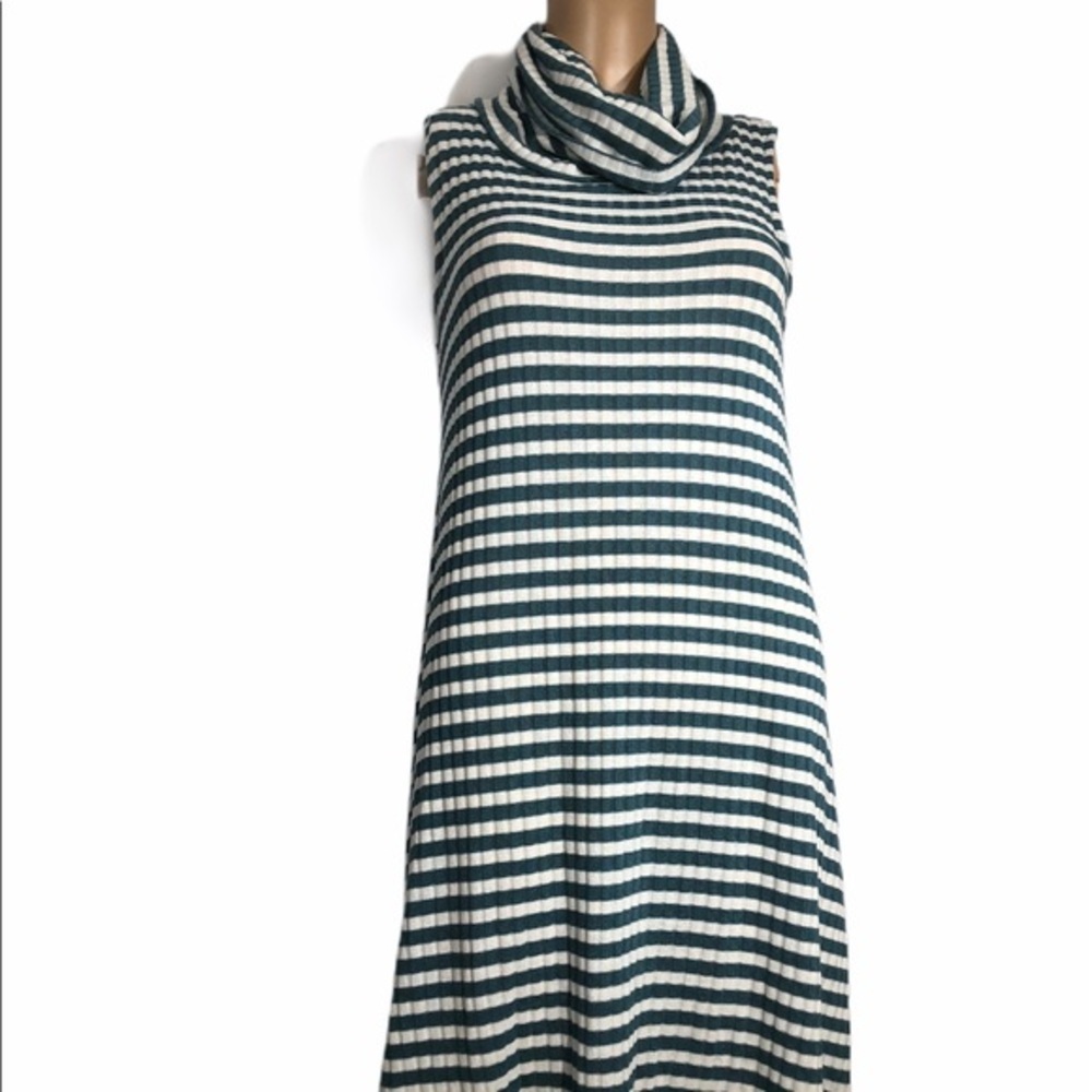 💥 💥💥 SALE! 5 / $25 💥💥 Abound sleeveless cowlneck dress